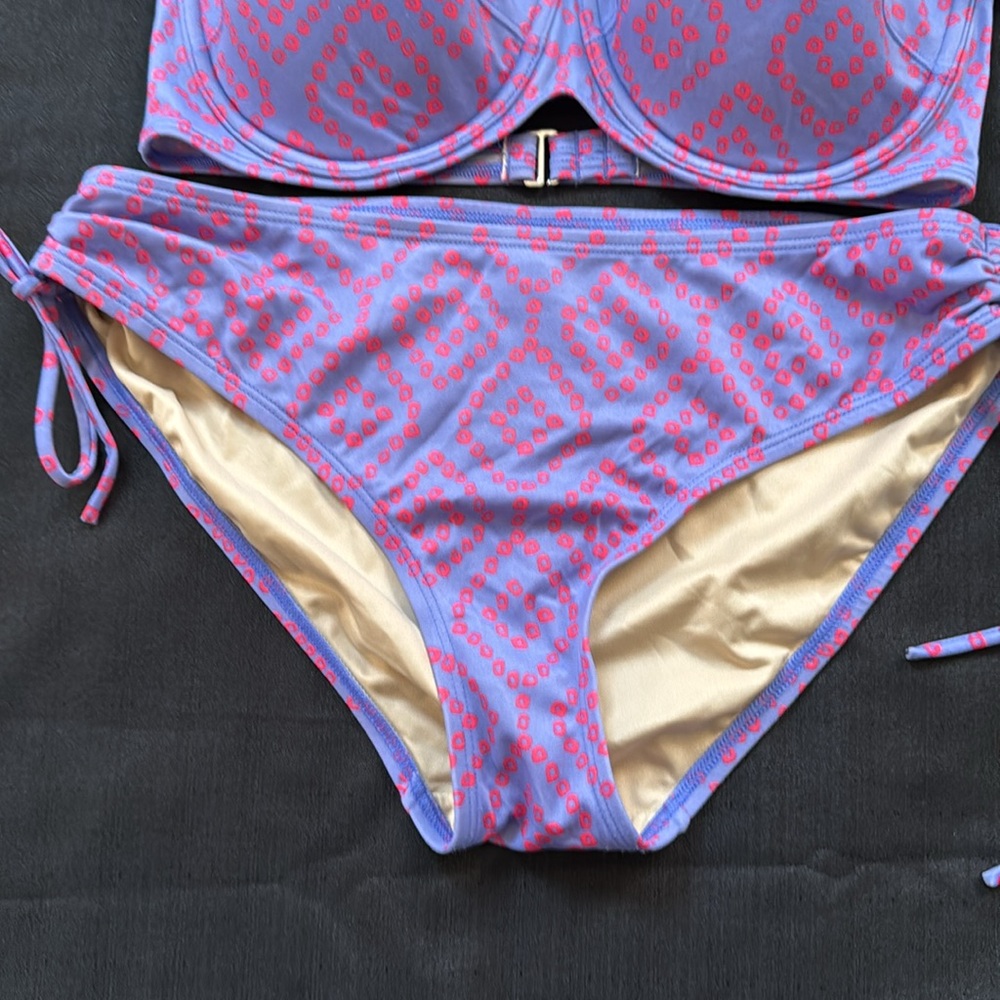 Victoria’s Secret Purple and‎ Pink Patterned Bikini Set size 36D/medium bottom - Picture 2 of 6